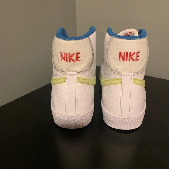 Nike Blazer Mid 77 White Lemon Velcro hi top size 7Y - Picture 2 of 7